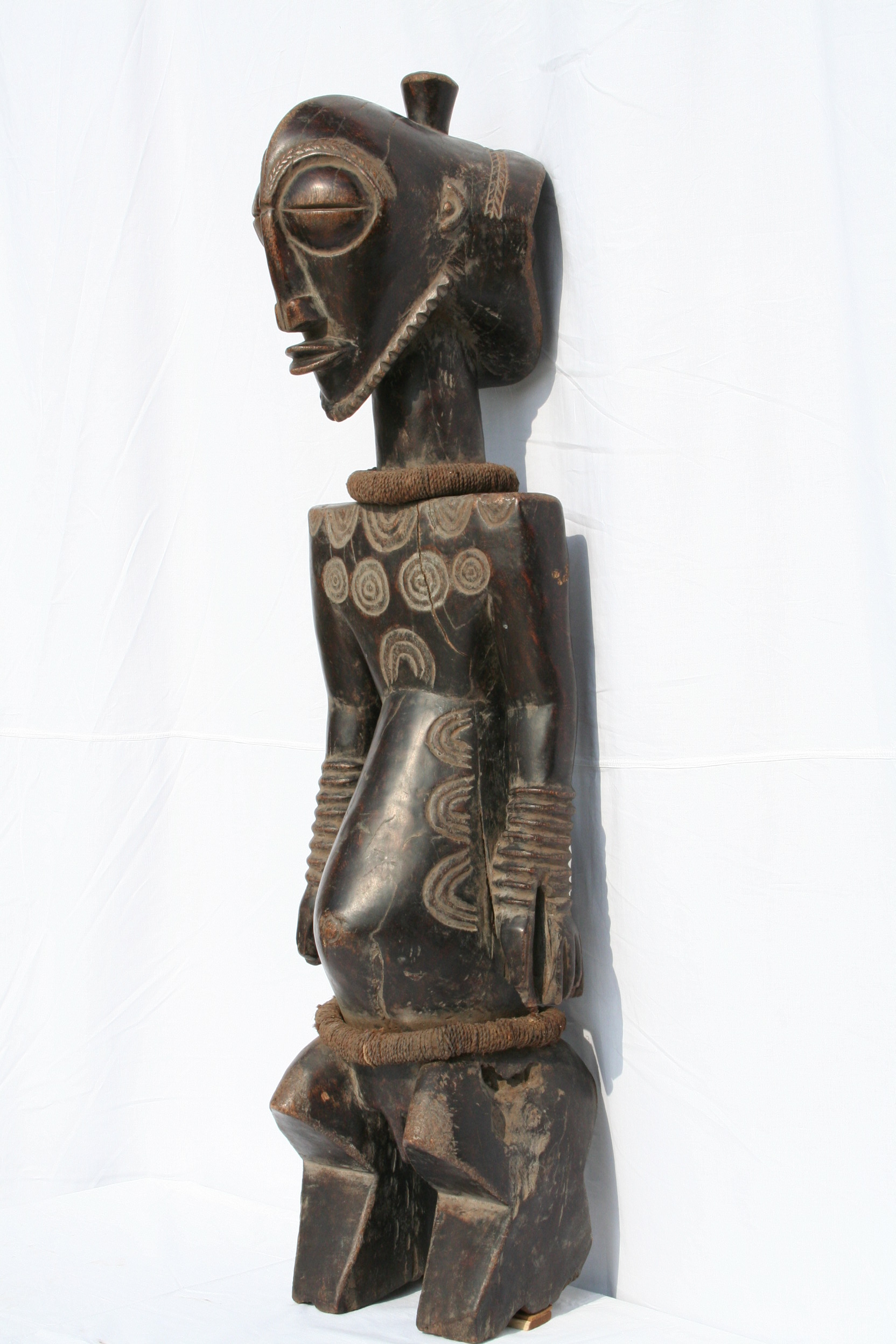 Bembe-Basumba(statue), d`afrique : Rép.démoncratique du Congo., statuette Bembe-Basumba(statue), masque ancien africain Bembe-Basumba(statue), art du Rép.démoncratique du Congo. - Art Africain, collection privées Belgique. Statue africaine de la tribu des Bembe-Basumba(statue), provenant du Rép.démoncratique du Congo., 975/113.Ancienne statue d